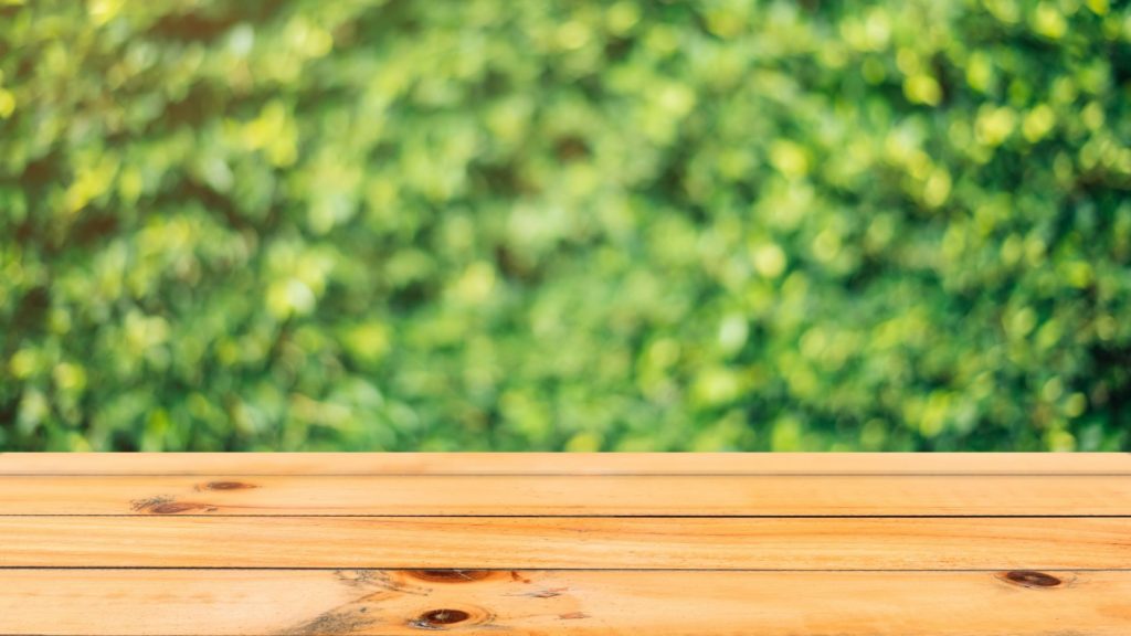 mesa de terraza de madera